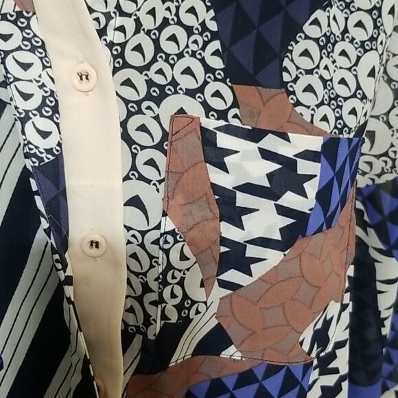 A-line Printed Blouse with V inset back L - Picture 6 of 8